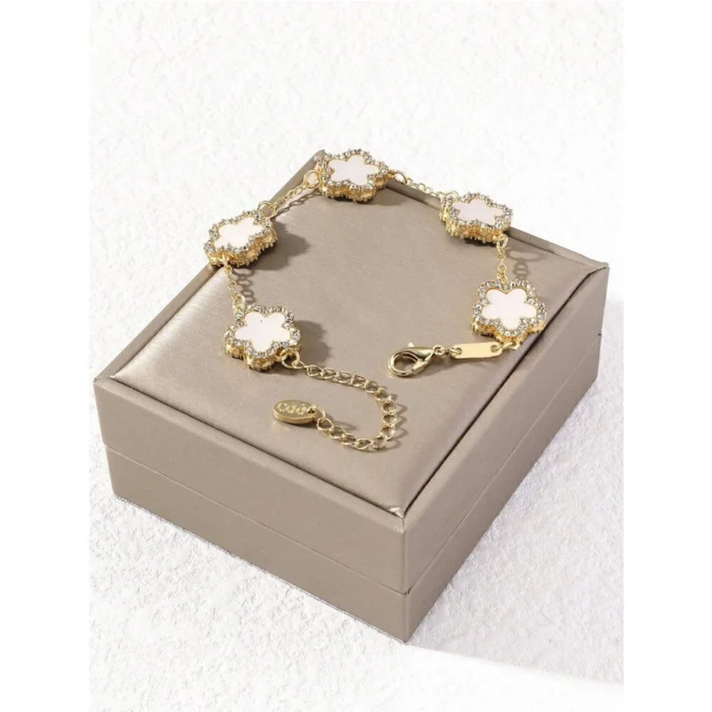 Elegant  Five-Leaf Clover Cubic Zirconia bracelet